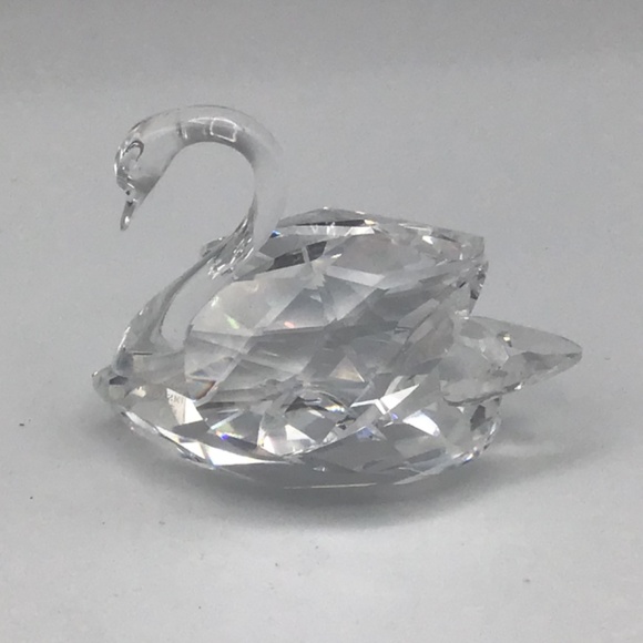 Swarovski Crystals Swan Figurine. 3 3/8” Long x 1 3/4” Tall. - Picture 4 of 9